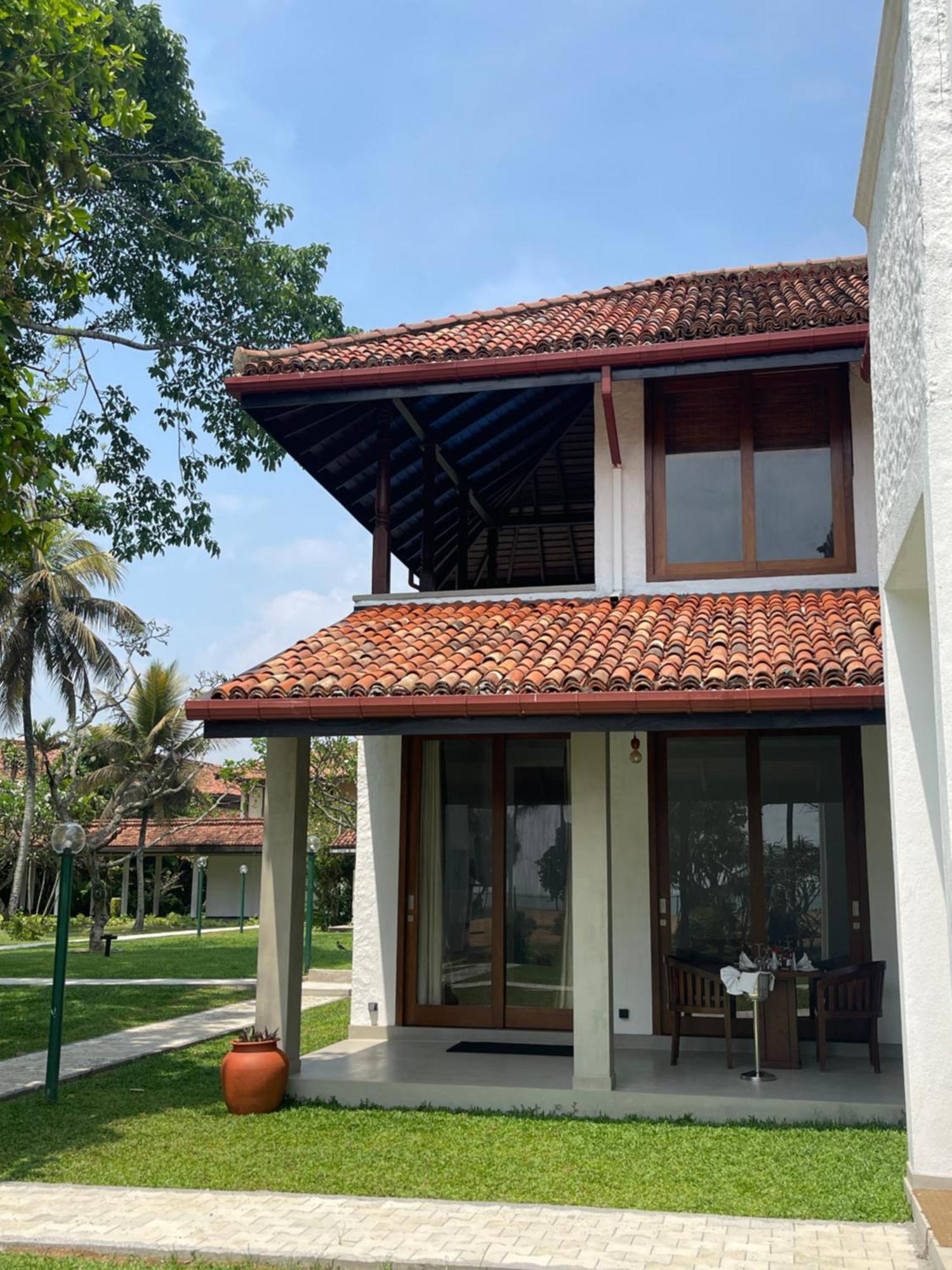 Hibiscus Beach Hotel & Villas Калутара Экстерьер фото