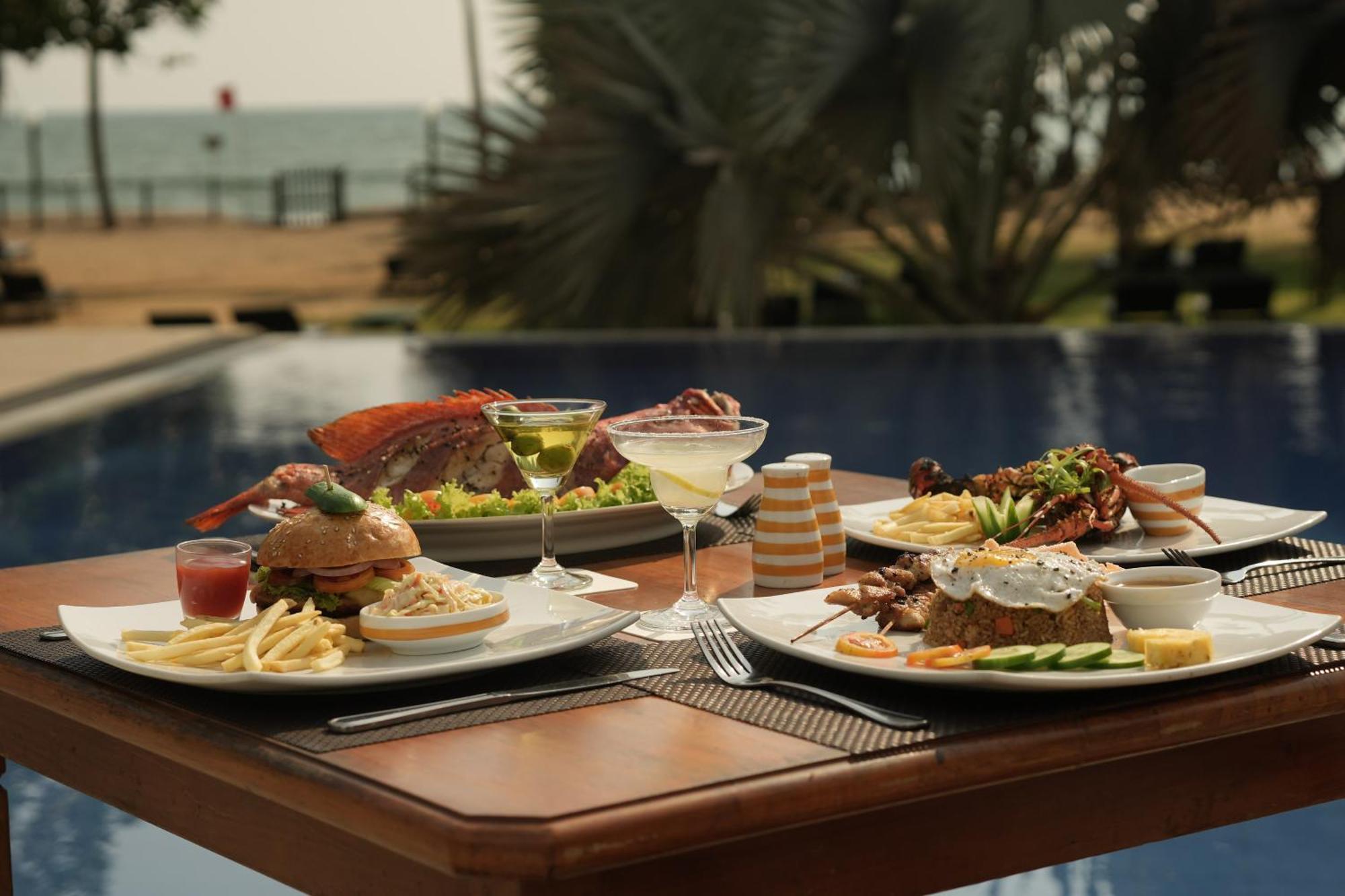 Hibiscus Beach Hotel & Villas Калутара Экстерьер фото
