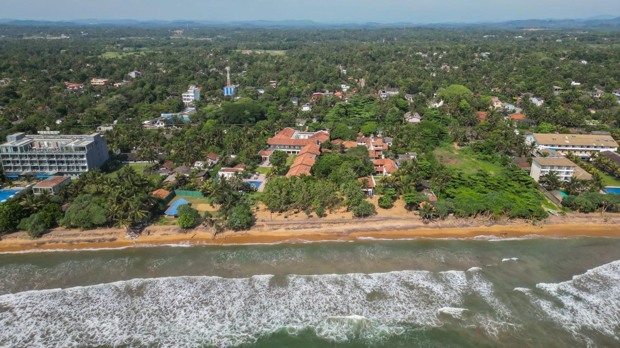 Hibiscus Beach Hotel & Villas Калутара Экстерьер фото