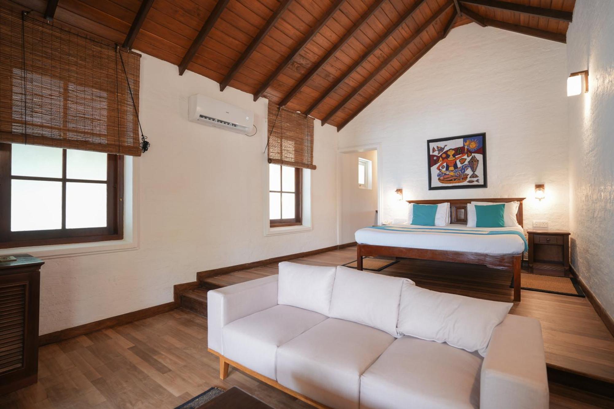 Hibiscus Beach Hotel & Villas Калутара Экстерьер фото