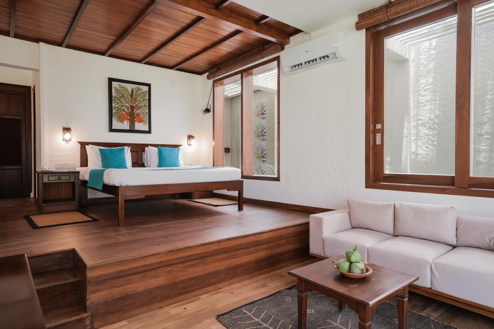 Hibiscus Beach Hotel & Villas Калутара Экстерьер фото