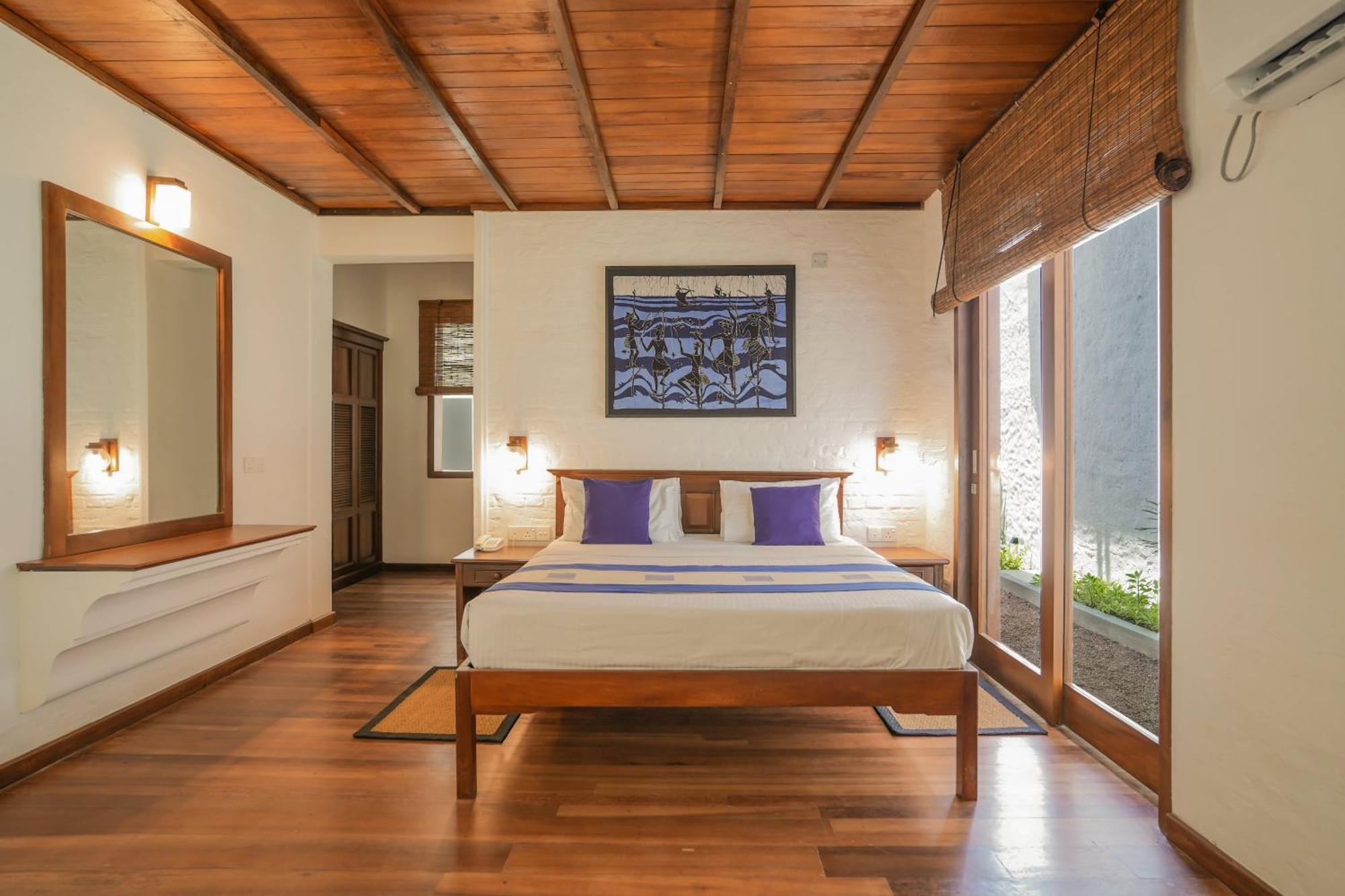 Hibiscus Beach Hotel & Villas Калутара Экстерьер фото