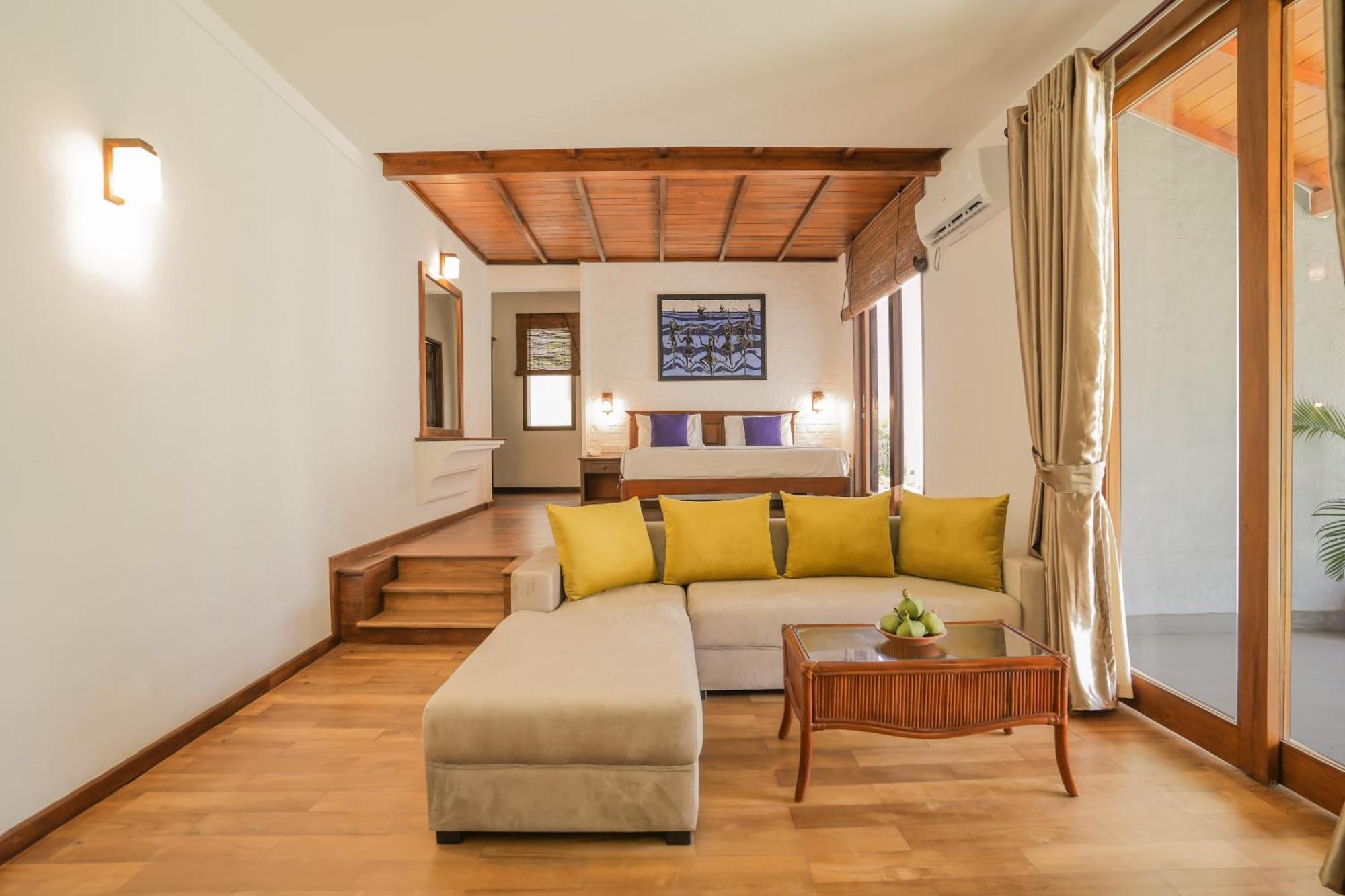 Hibiscus Beach Hotel & Villas Калутара Экстерьер фото