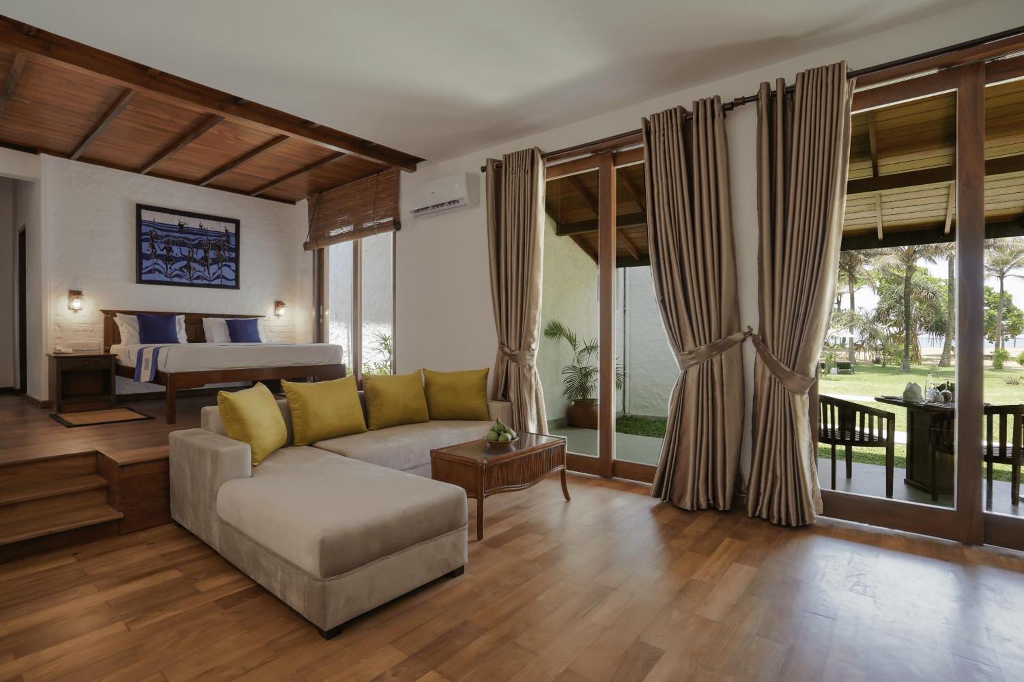 Hibiscus Beach Hotel & Villas Калутара Экстерьер фото