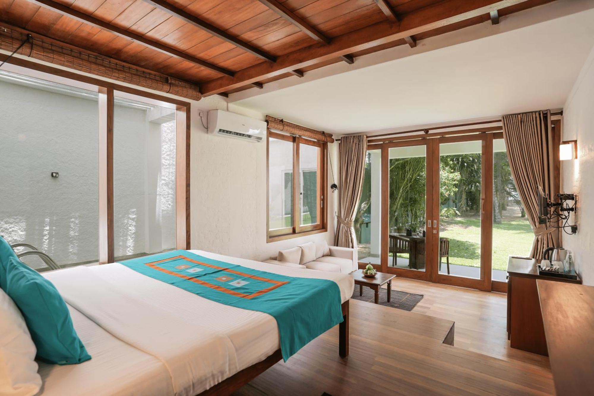 Hibiscus Beach Hotel & Villas Калутара Экстерьер фото
