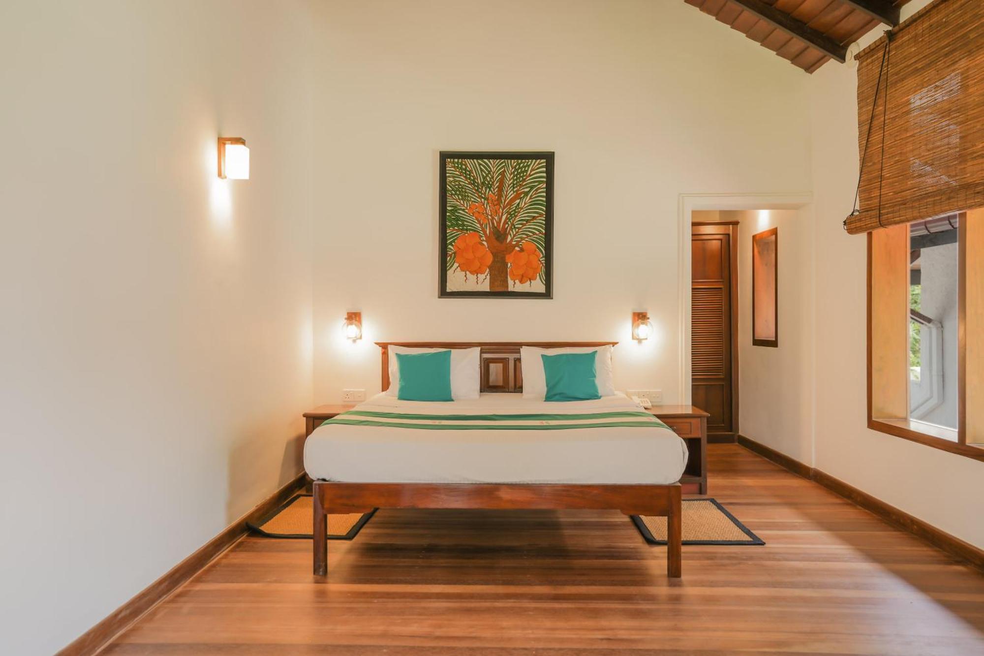 Hibiscus Beach Hotel & Villas Калутара Экстерьер фото